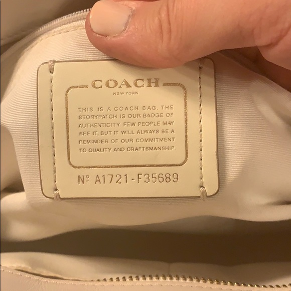 Coach bag! - Picture 3 of 8